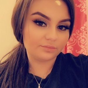 Meet your Posher, Cassie